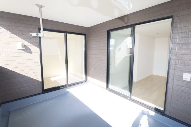 郡山市日和田町字日向　　　2号棟　　　日和田小学校、日和田中学区のバルコニー