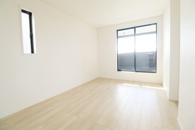 郡山市日和田町字日向　　　2号棟　　　日和田小学校、日和田中学区の洋室|※同社施工例
