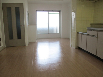 【居間・リビング】 | パレスサトウ | 10帖の広いリビングです