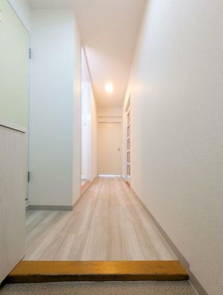 モアライフ芝の玄関