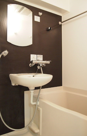 ルーブル中野新井の浴室