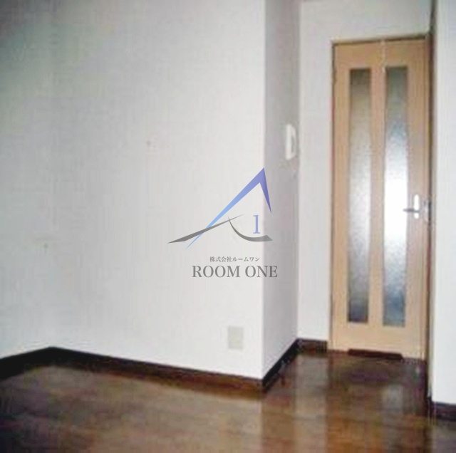 Supreme Hillsの居間・リビング|洋室のお部屋です。