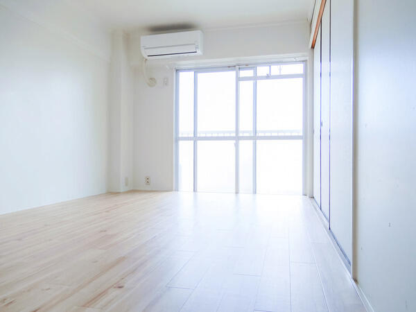 ビレッジハウス東野３号棟の居間・リビング