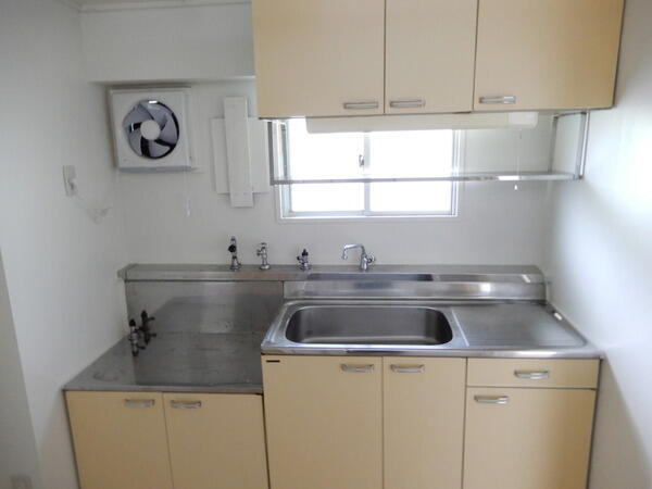 ビレッジハウス東野３号棟のキッチン