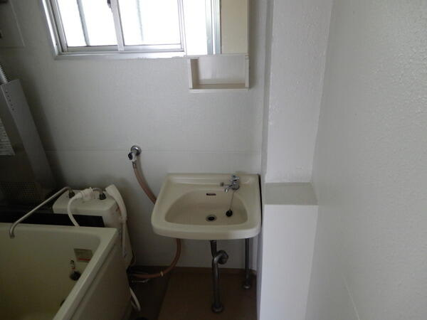 ビレッジハウス東野３号棟の洗面所