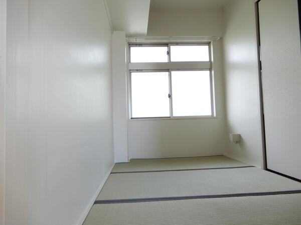 ビレッジハウス東野３号棟の寝室