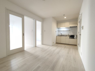 【居間・リビング】 | エステート桜塚 | ※2025年11月下旬撮影！