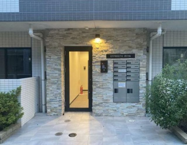台東区入谷２丁目の賃貸マンションのエントランス