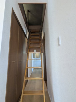 【内装】 | 名塩南台1丁目リフォーム戸建 | 小屋裏収納