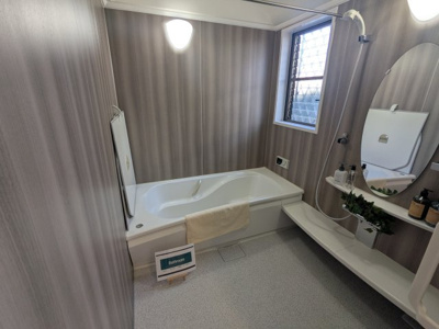 【浴室】 | 名塩南台1丁目リフォーム戸建 | 浴室コーティング済。ゆったり浴室です。