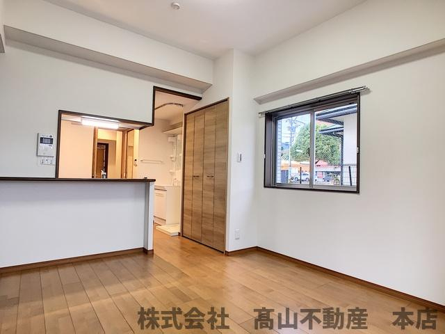 S・K教育大前の居間・リビング