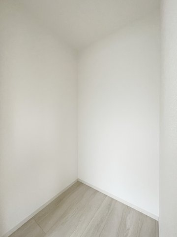 新築戸建・新築建売　福島市飯坂町平野西海枝屋敷　平野小・平野中の玄関|玄関先にはカメラ付きインターホンがついているので室内にいながら来訪者の確認ができ安心！