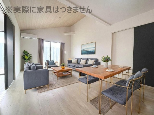 新築戸建・新築建売　福島市飯坂町平野西海枝屋敷　平野小・平野中の玄関|鏡付きの玄関収納はお出かけ前の身だしなみチェックもばっちり♪