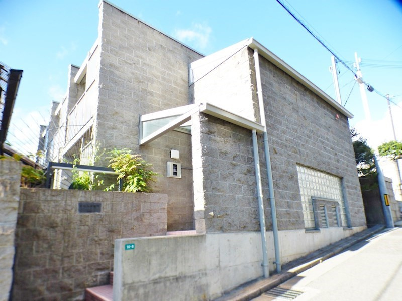 ドルム芦屋川の外観