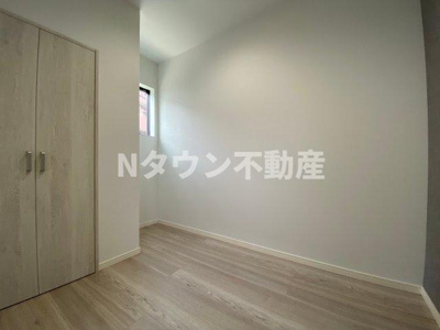 【洋室】 | CRASTINE上飯田東町4丁目 | 個人の部屋や寝室として使える洋室です