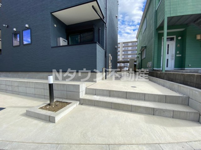 【エントランス】 | CRASTINE上飯田東町4丁目 | 毎日通るエントランスはこのようになっています