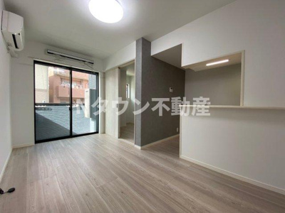 【居間・リビング】 | CRASTINE上飯田東町4丁目 | こちらの居間で趣味の時間をお楽しみください