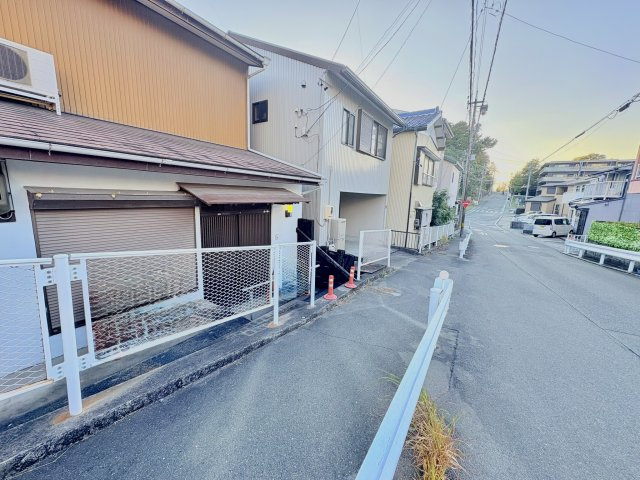 売中古戸建　中央区鴨江二丁目の前面道路含む現地写真