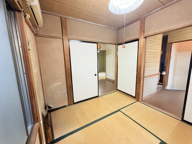 売中古戸建　中央区鴨江二丁目の和室|エアコン付きです。