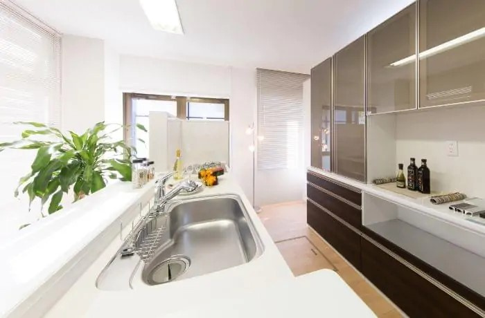 見沼区大谷　新築分譲住宅の設備|【標準設備】人造大理石カウンター(イメージ写真です。実際とは異なります)