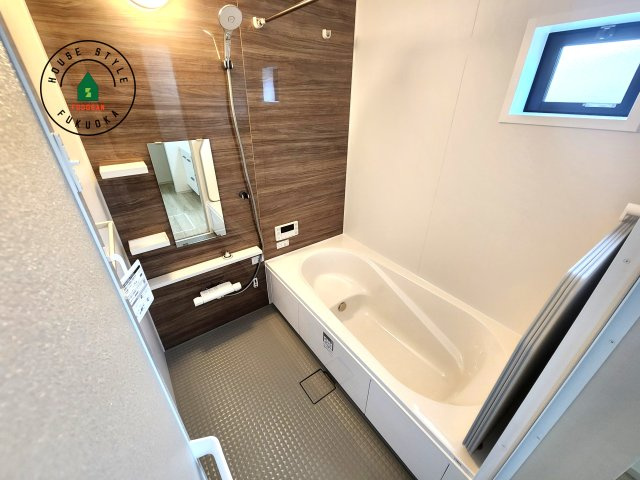 福岡市西区横浜1丁目第5-3棟（1号棟）　の内観：施工例|1日の疲れを癒してくれる広々バスルーム。雨の日のお洗濯にも大活躍な浴室乾燥機付です！