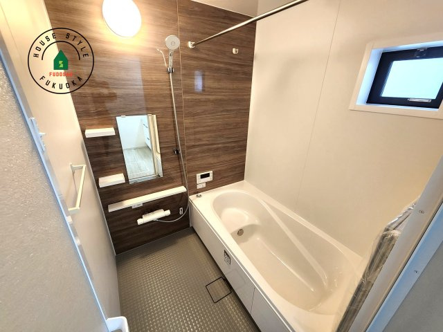 福岡市西区横浜1丁目第5-3棟（2号棟）　の内観：施工例|1日の疲れを癒してくれる広々バスルーム。雨の日のお洗濯にも大活躍な浴室乾燥機付です！