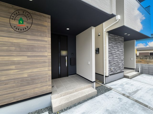 福岡市西区横浜1丁目第5-3棟（2号棟）　の外観：施工例|おでかけの時も帰った時も、「我が家」を最初に感じでもらえる素敵な空間に。