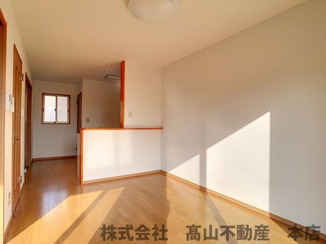 ラフォーレさつき八番館の居間・リビング