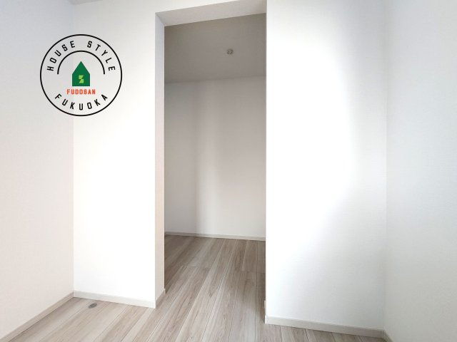 福岡市中央区港3丁目第1-1棟（1号棟）の収納|洋服や大きな荷物が多い方や人数の多いご家族などは、一般的なクローゼットよりもウォークインクローゼットのほうが使い勝手が良いです。