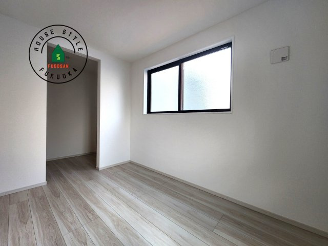 福岡市中央区港3丁目第1-1棟（1号棟）の洋室|採光良好な洋室は全居室、複層ガラスの遮熱効果と断熱効果で、一年中快適に過ごせます。