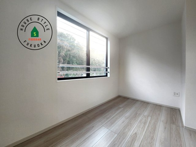 福岡市中央区港3丁目第1-1棟（1号棟）の内観：施工例|穏やかな光が差し込む室内には、穏やかな時間が流れます。