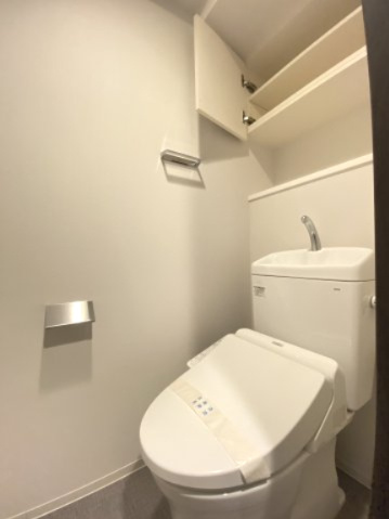 【トイレ】 | セルアージュ藤沢エクシール | 温水洗浄便座付のトイレです。（空室イメージ）
