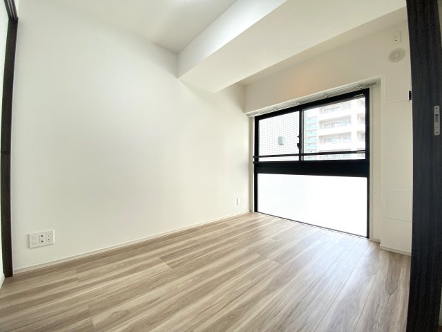 【洋室】 | セルアージュ藤沢エクシール | 約5帖の洋室（空室イメージ）