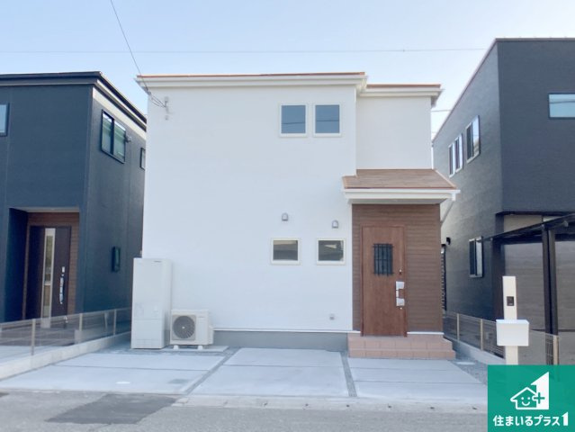 加古川市野口町水足　第3期　新築一戸建てのトイレ|シンプルなトイレは落ち着く空間！お手入れも簡単です！