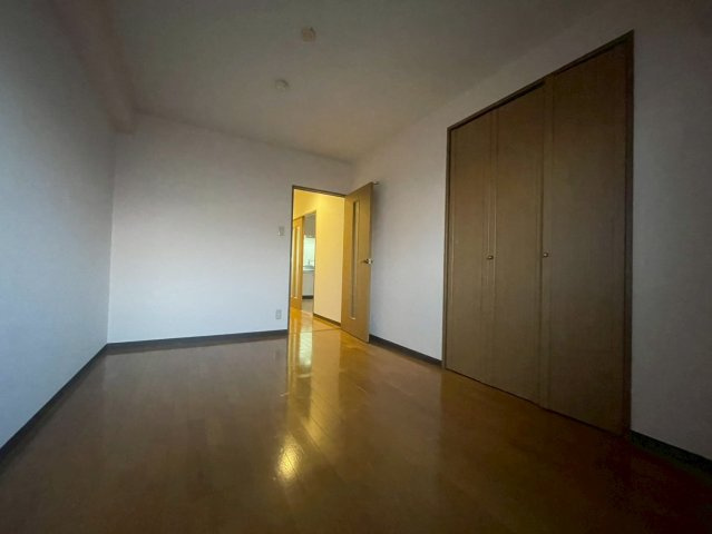 メゾン飛鳥の洋室