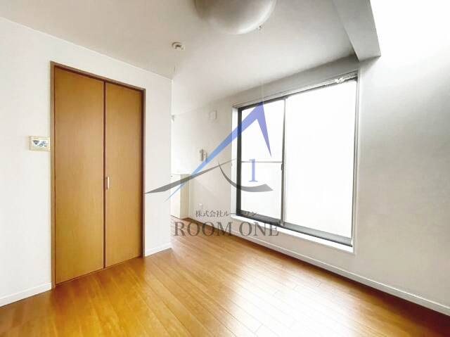 ＫＩＴＡＺＡＷＡ　ＲＩＳＥの居間・リビング|洋室のお部屋です。