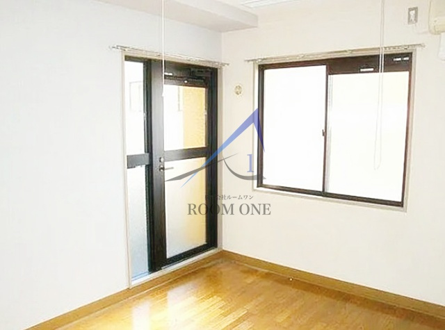 サンライズ市ヶ谷の居間・リビング|洋室のお部屋です。