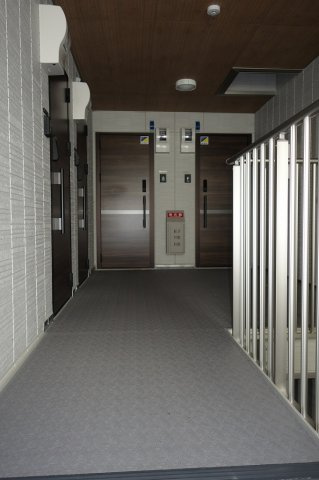 セレスティア小豆沢のエントランス