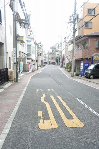 AXAS-AZEST王子の周辺