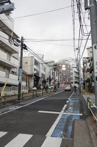 AXAS-AZEST王子の周辺