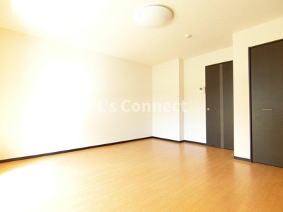 【内装】 | ベアローズ弐番館 | １０帖の洋室です。