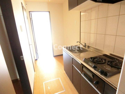 【その他】 | ベアローズ弐番館 | シンクの隣は冷蔵庫スペース。