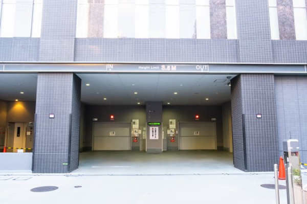 【駐車場】 | 【敷地内駐車場】タワーパーキングなので、愛車が風雨にさらされることもありません！