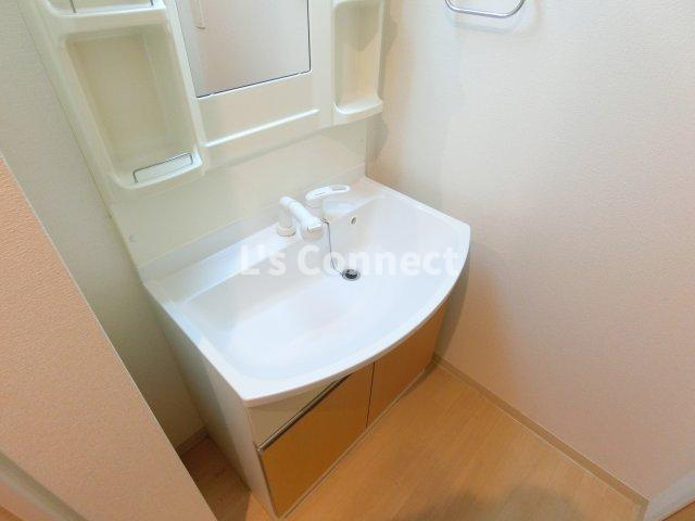 【洗面所】 | プランドール　K | 朝の支度もスムーズな独立洗面台。