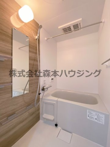 【浴室】 | 　ピレーネ北条Ⅳ | 落ち着いた空間のお風呂です