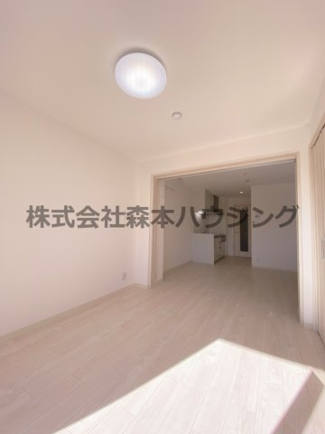 【洋室】 | 　ピレーネ北条Ⅳ | 広々とした洋室です