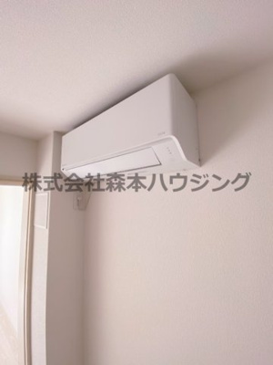 【設備】 | 　ピレーネ北条Ⅳ | リビングにエアコンついてます
