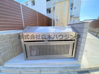 【その他共用部分】 | 　ピレーネ北条Ⅳ | 専用ごみ置き場です