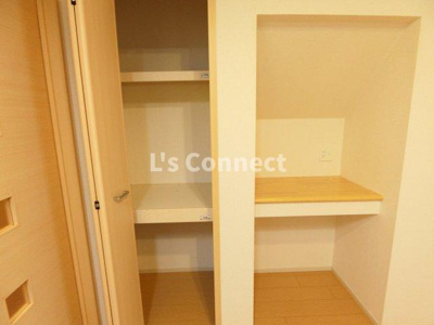 【その他】 | フレスクーラⅣ | ＬＤＫにも収納付き。