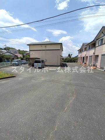 【駐車場】 | ヴィラ大岩弐番館 | 駐車場があります